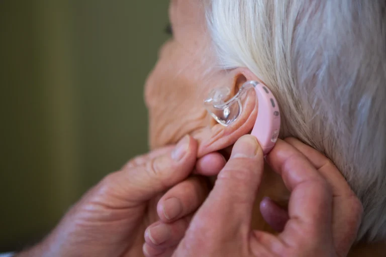 senior-protheses-auditives